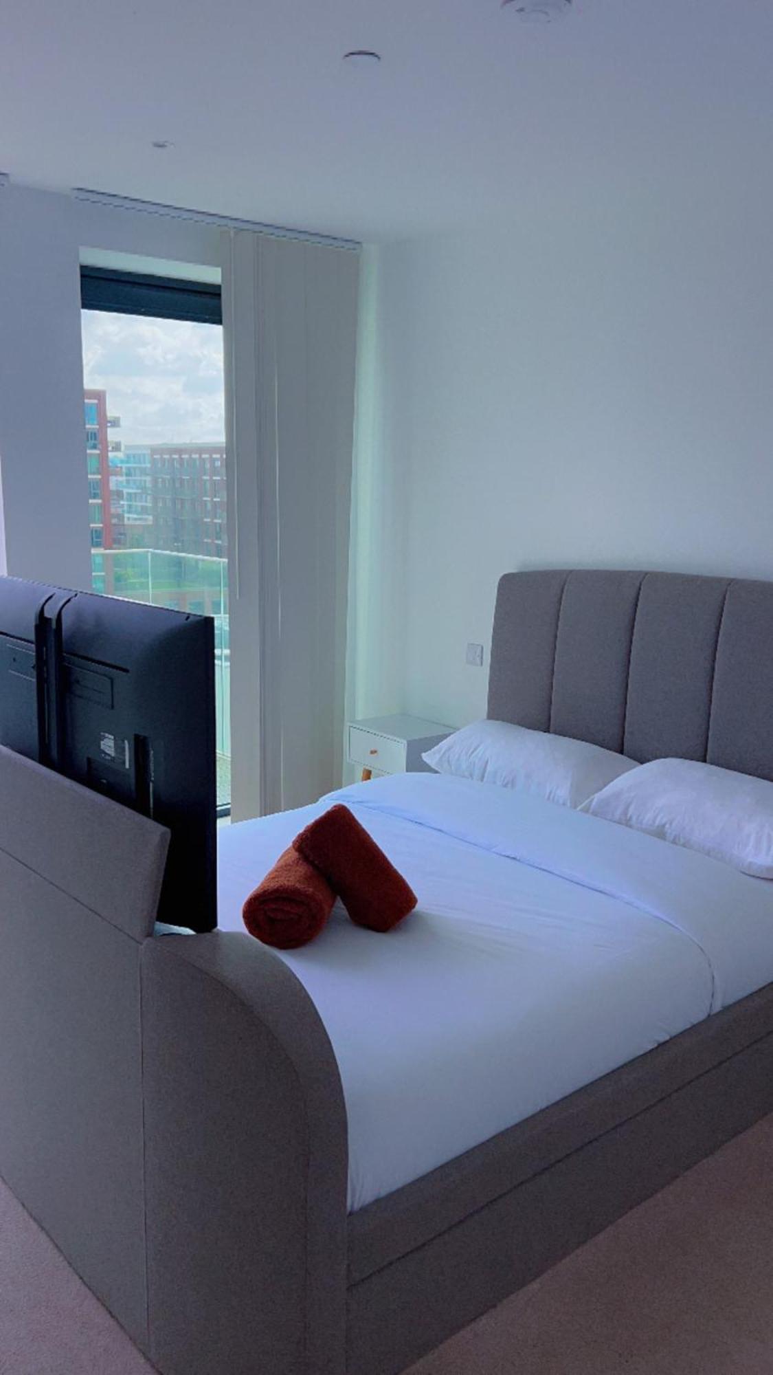 Ds Rentals - Entire 1 Bedroom Apartment London Exteriör bild